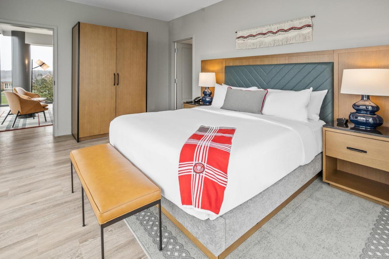 The Highlander Hotel *